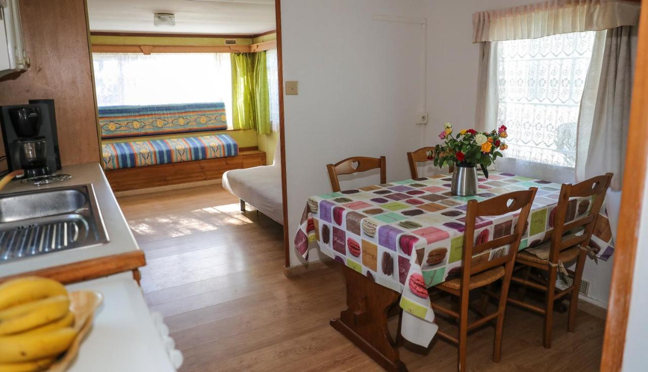 Camping Les Acacias 호텔 Saint-Paulet-de-Caisson 외부 사진