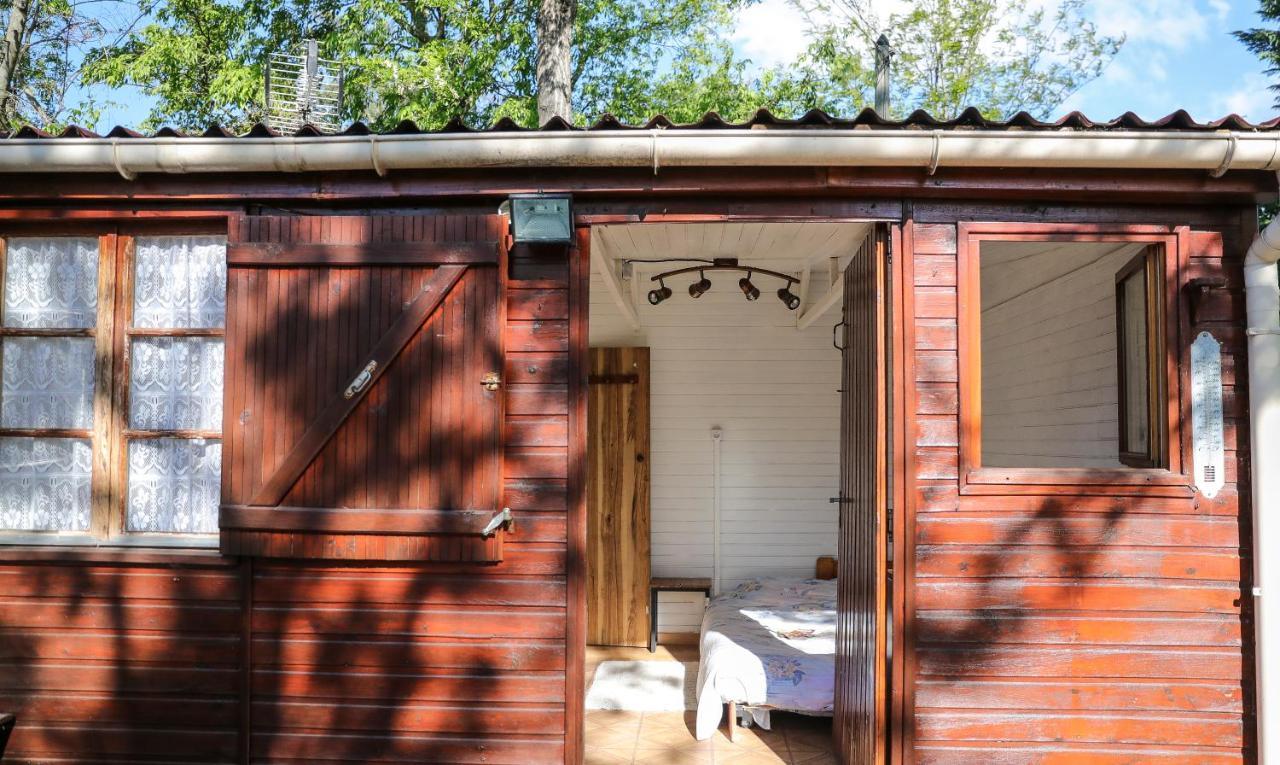 Camping Les Acacias 호텔 Saint-Paulet-de-Caisson 외부 사진